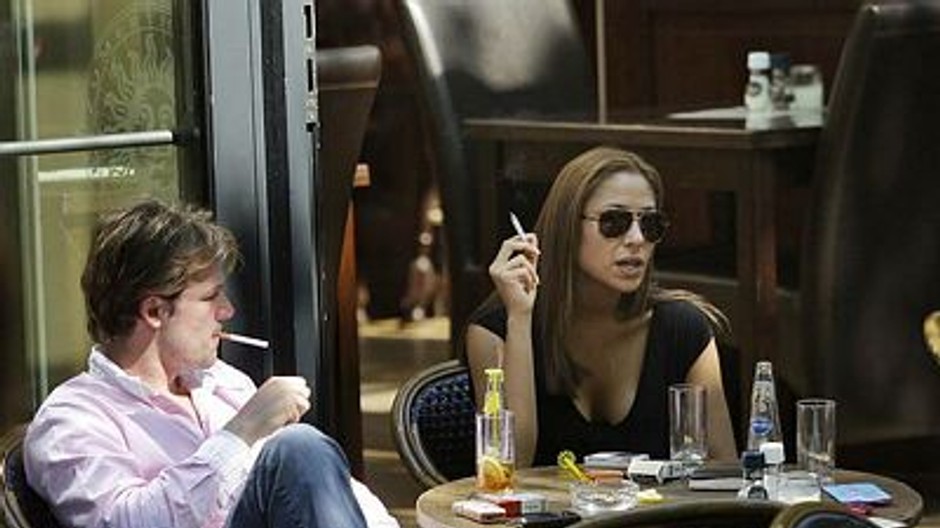 ludia fajcia v restauracii