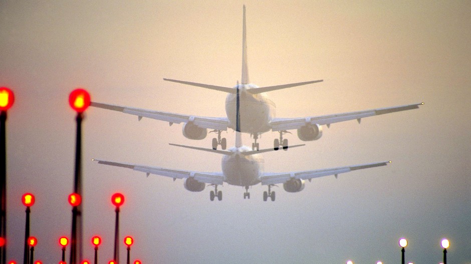 lietadlo pristáva dvojobraz