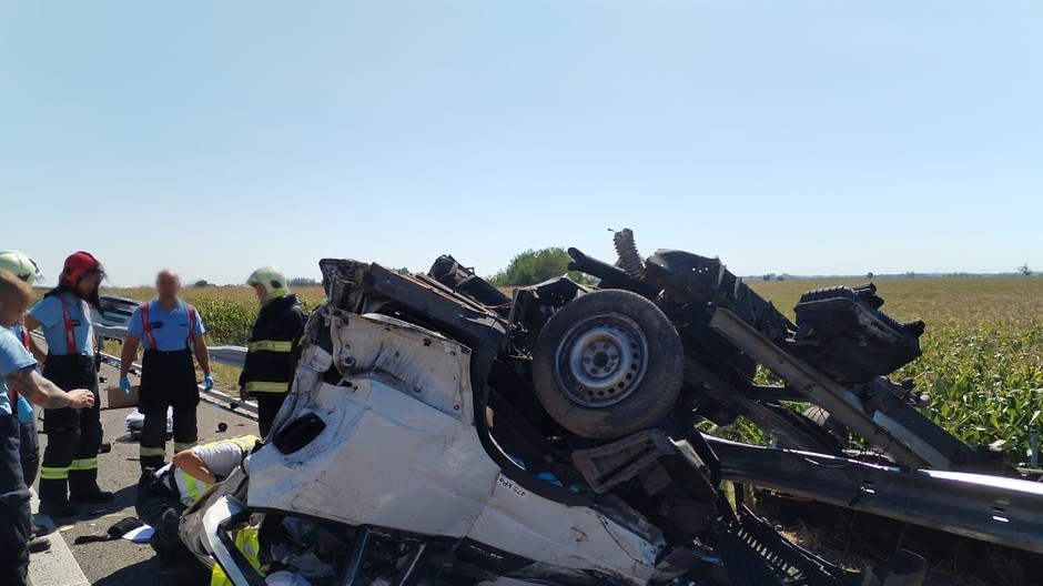 Dopravná nehoda na R7 (3)