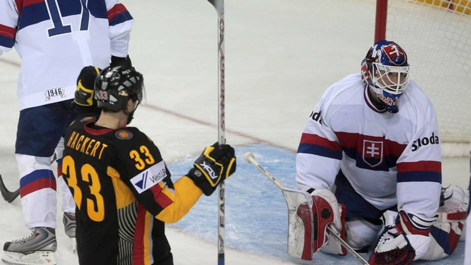 Smutny lasak na lade s nemeckym hokejistom