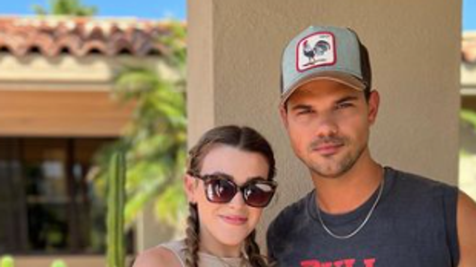 Taylor Lautner so snúbenicou