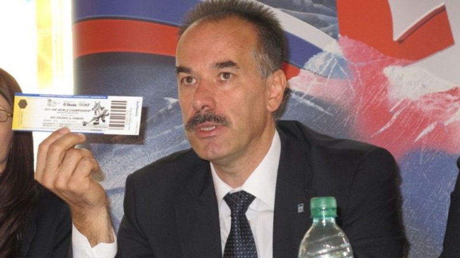 Nemeček s lístkom na MS 2011