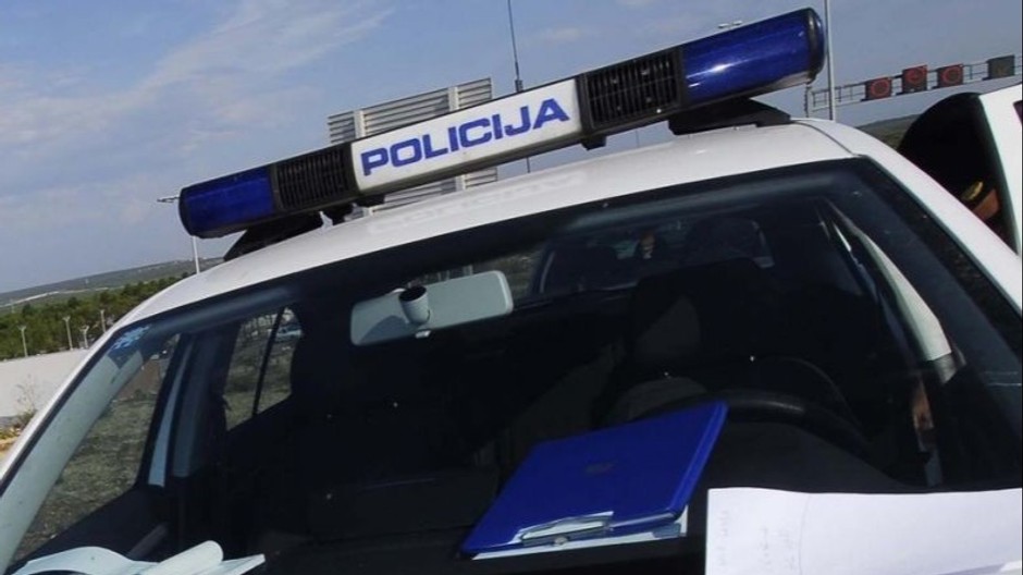 policija-hrvatska (cropped)