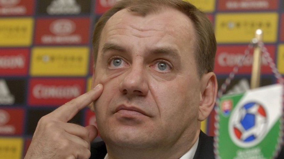 Weiss pred Anglickom