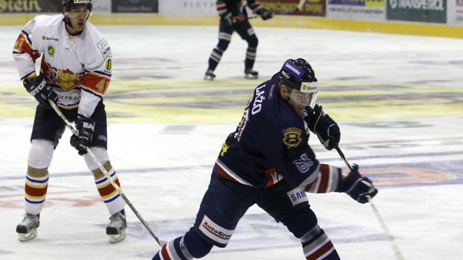 dvaja hokejisti slovnaft extraliga