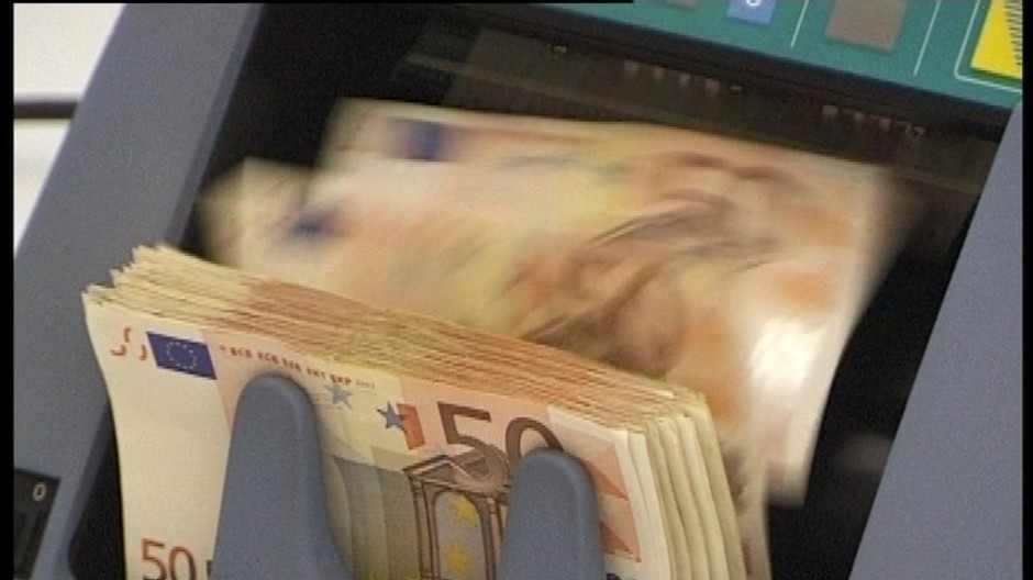 peniaze-euro-50-tky v pocitadle zblizka