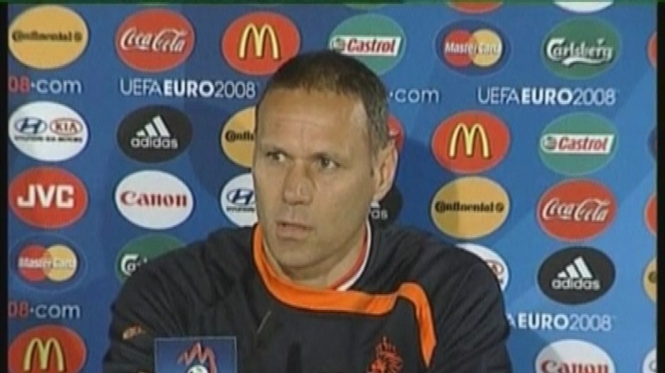trener holandskeho timu van basten-futbal