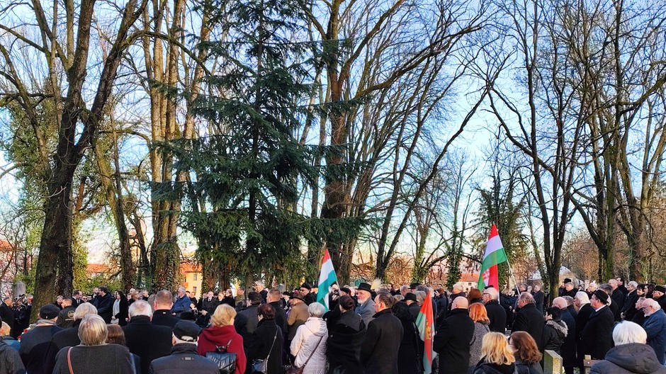 Politika Miklósa Duraya pochovali v rodnom Lučenci