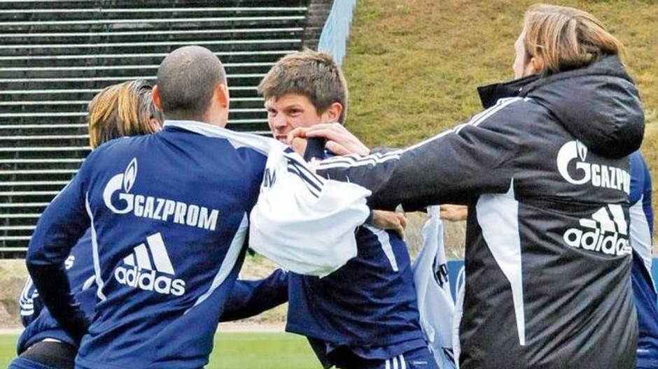 Huntelaar a Jones
