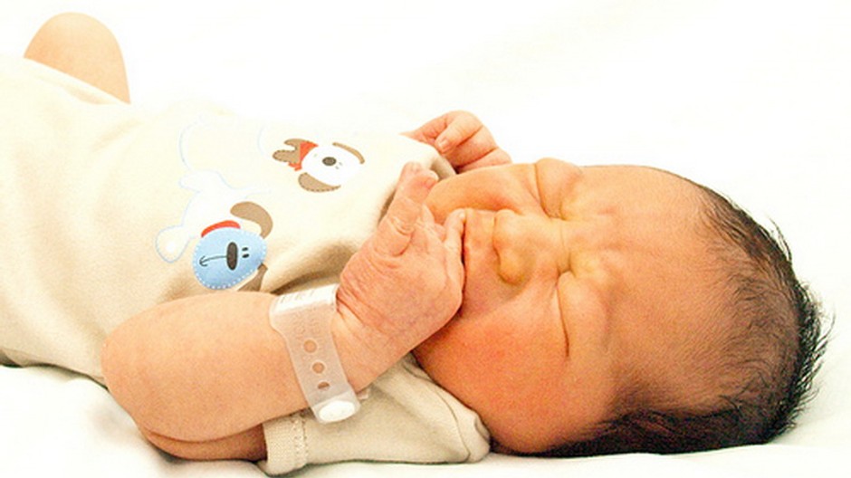 male babatko oblecene