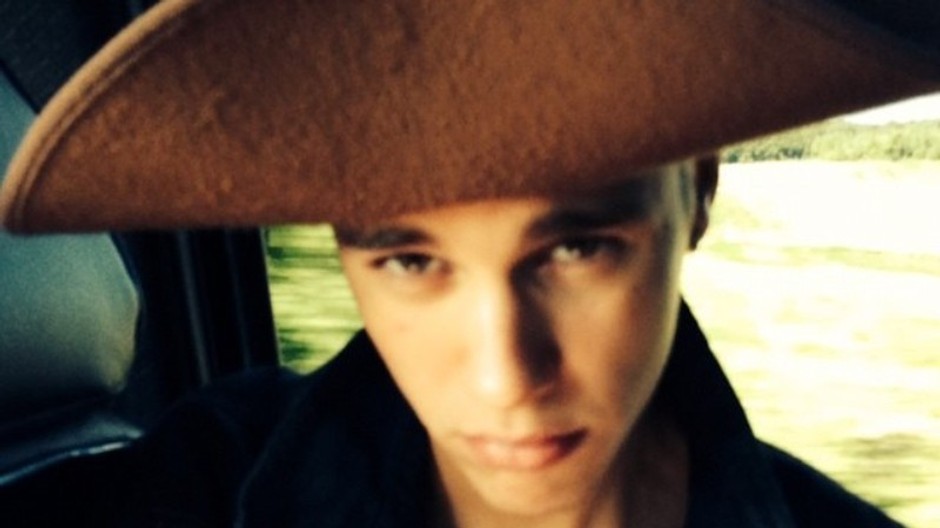 Justin Bieber nklobúk