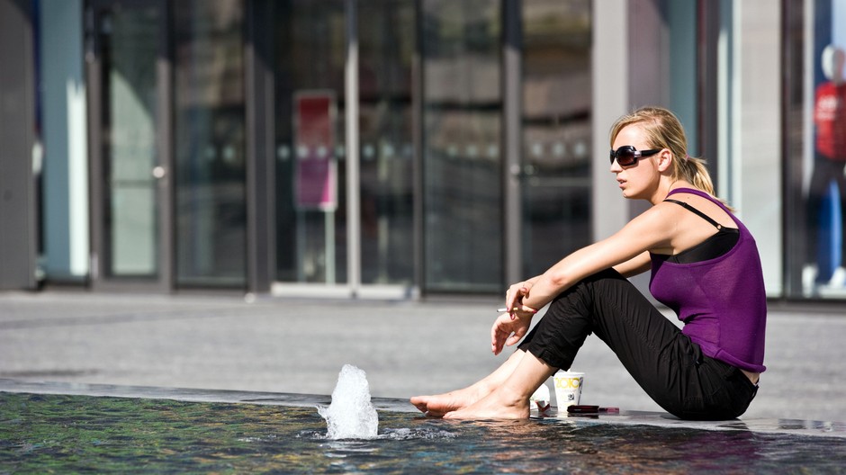 Počasie, Slovensko, dievča v slnečných okuliaroch