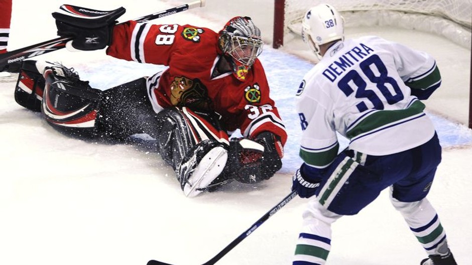 Demitra pred brankárom Chicaga