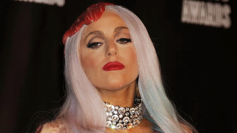 lady gaga, tvar, maso, povyseny vyraz