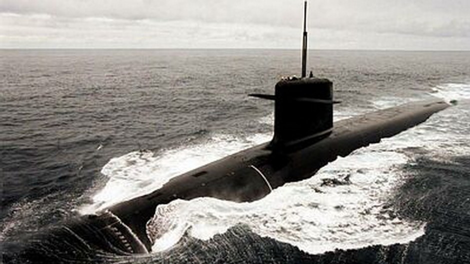 Ponorka, more, tmavá, poloponorená