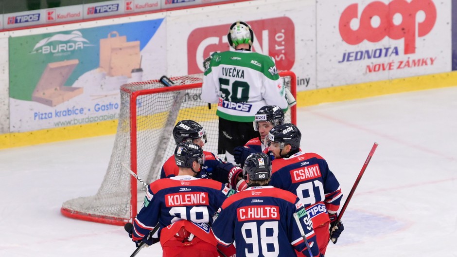 Radosť hokejistov Zvolena po druhom góle