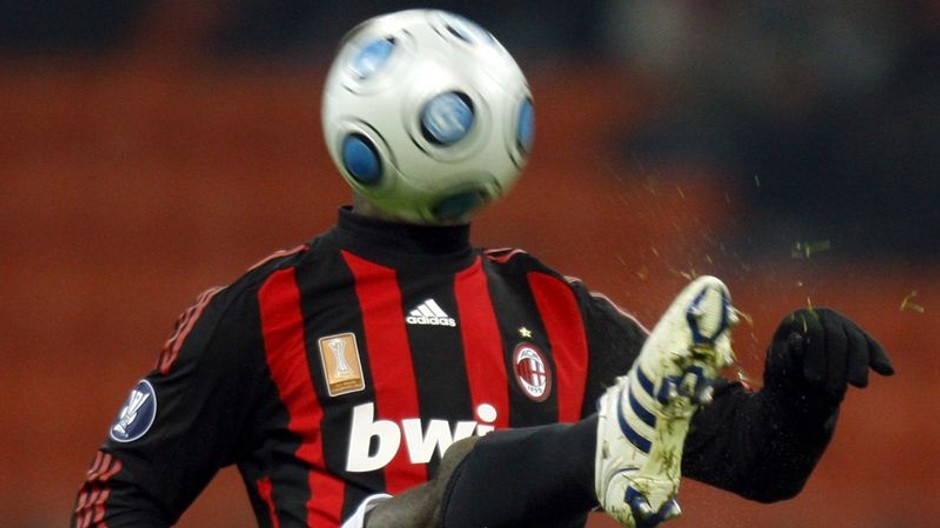 AC Miláno, lopta na krku