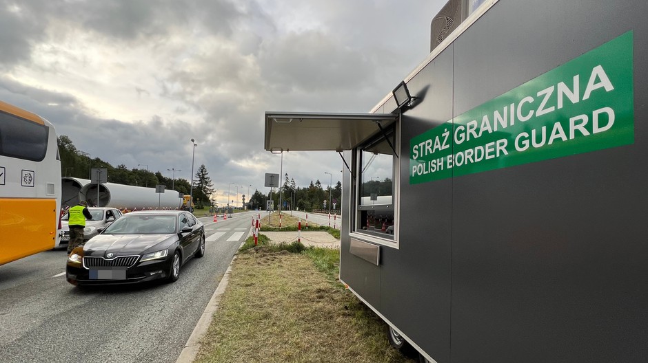 20230410Polsko_SR_Migracia_kontroly_hranice_barwinek_vysny_Komarnik_05_2989583 (cropped)