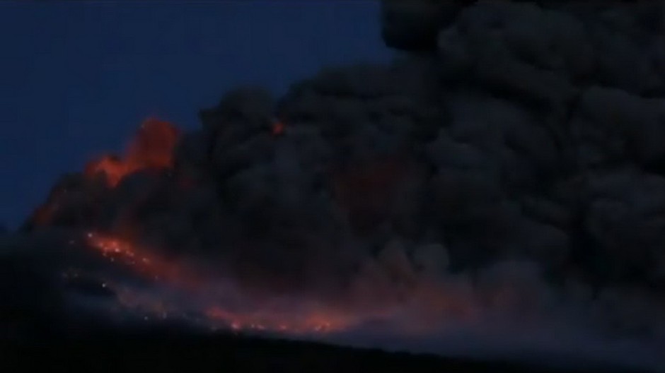 Japonská sopka Shinmoedake, výbuch, 13.3.2011