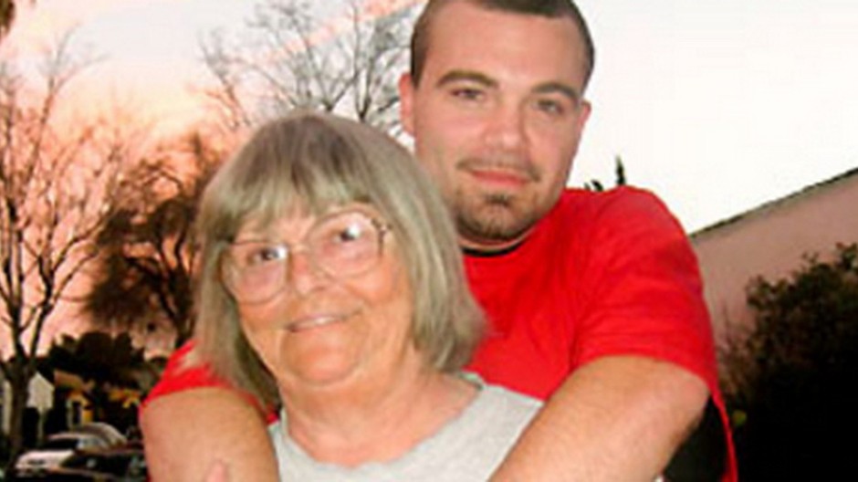 babka s vnukom v spojení lásky