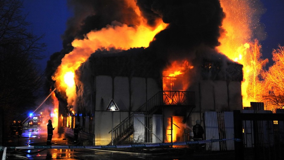 dym oheň požiar budova dvojpodlažný komplex unimobunka bývalé krízové centrum Košice 1