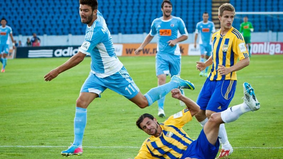 1 CL, Slovan-DAC