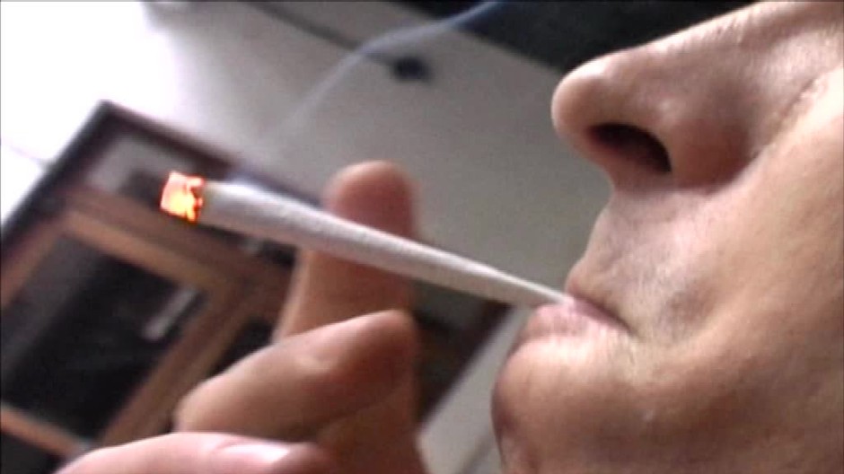 Za joint by už nemala hroziť basa. Droga na vlastnú spotrebu má byť len priestupok94