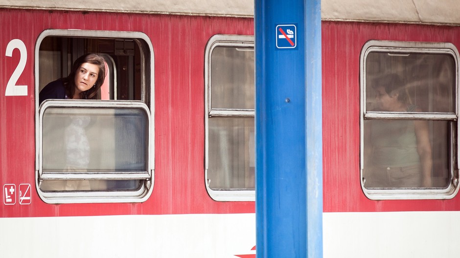 študentka vo vlaku - ilustračné foto
