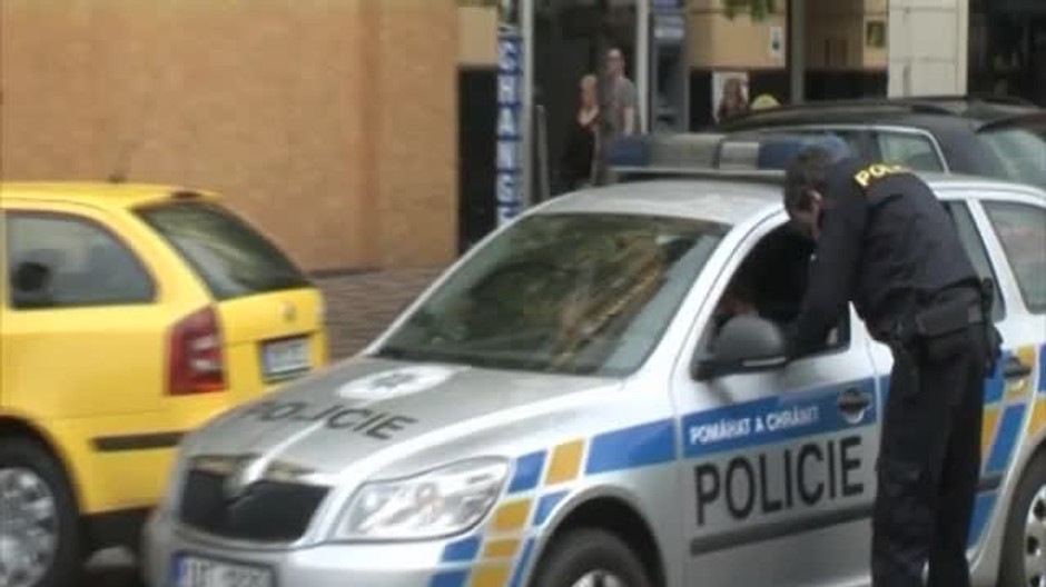 Praha žije v starchu, vrah taxikárov stále vyčína