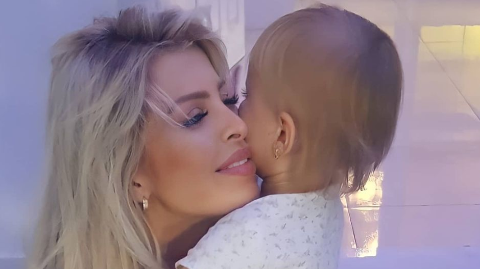 Lela Ceterová s dcérkou