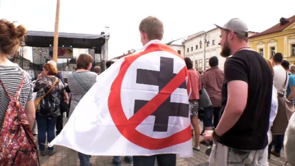 Diskusie o extrémizme vyvrcholili symbolicky v Banskej Bystrici420