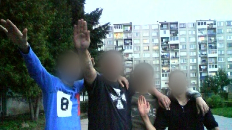 neonacisti obchyteni hajluju