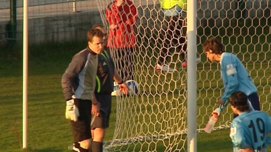 deravá futbalová bránka - Senec