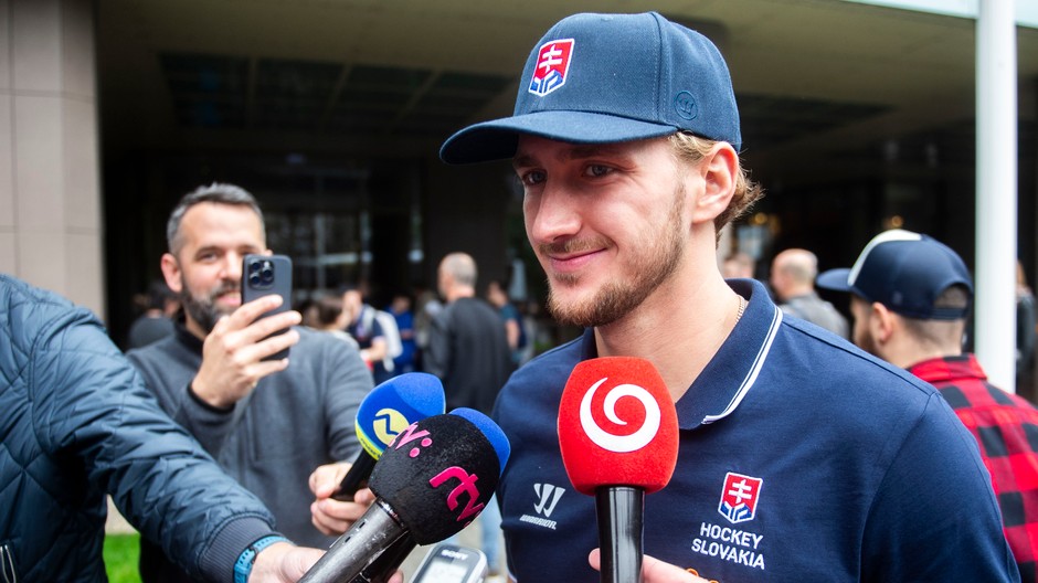 20240508HOKEJ_MS_ODCHOD_2040796