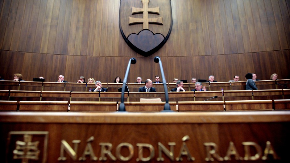 Parlament Národná rada poslanci foto detail