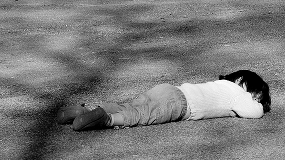 dieta na zemi, na asfalte, dietatko na bruchu, cb fotka