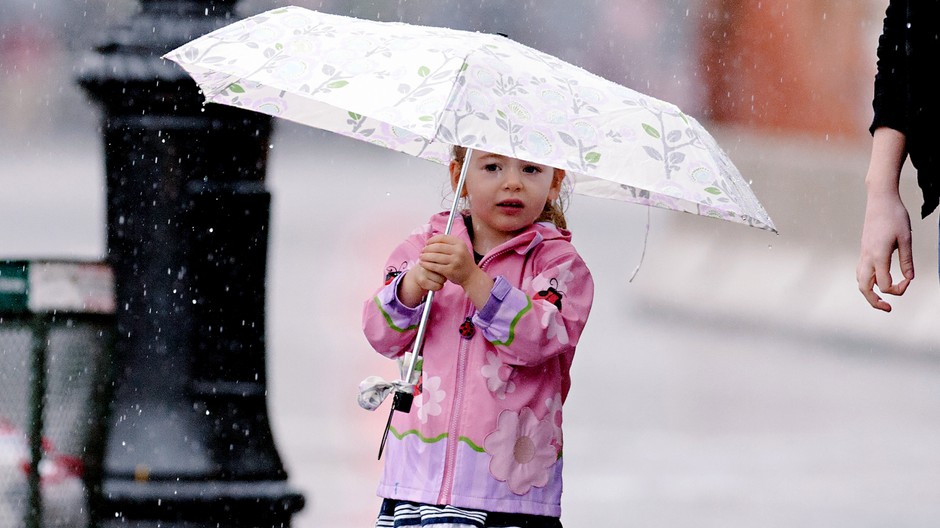 dievčatko dáždnik leto pauza