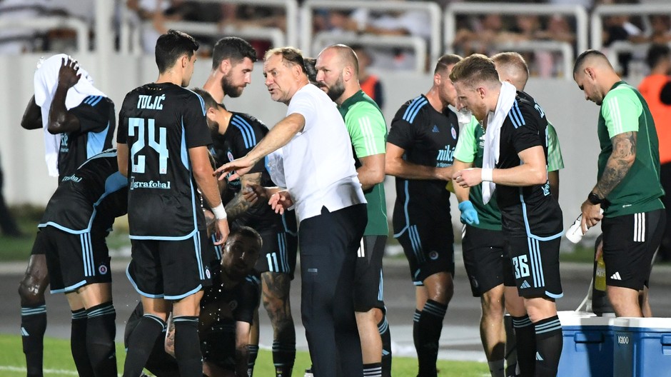 Mostar - Slovan, Futbal