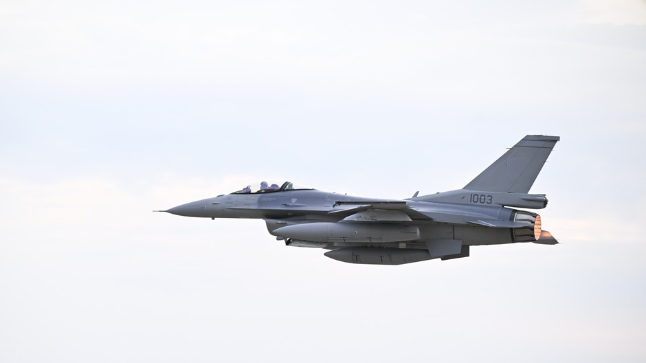 Stíhačky F-16 pristáli na Slovensku