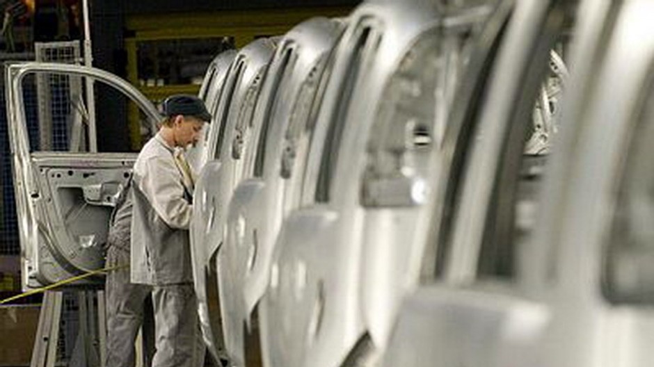 zamestnanec a auta peugeot