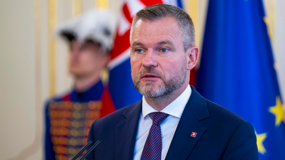 Peter Pellegrini pri odovzdávaní poverovacích listín
