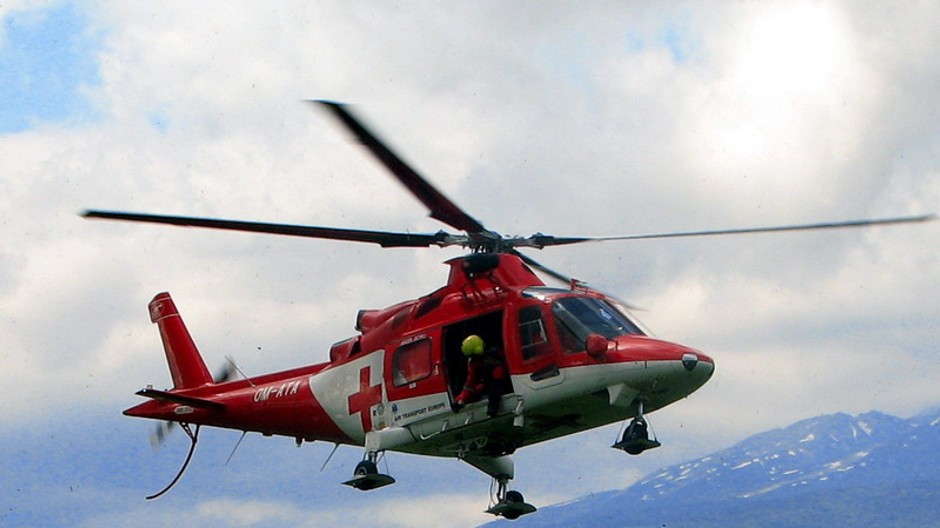 vrtulnik LZZS ATE zachranari