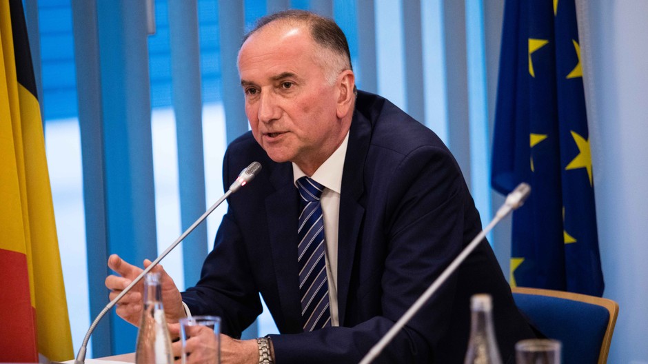 coverkomentár_Eugen Jurzyca