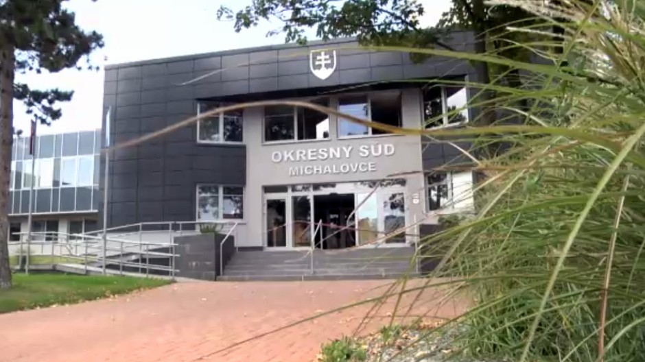 Polícia zadržala troch mužov. Dôchodcom mali ukradnúť až 190-tisíc eur