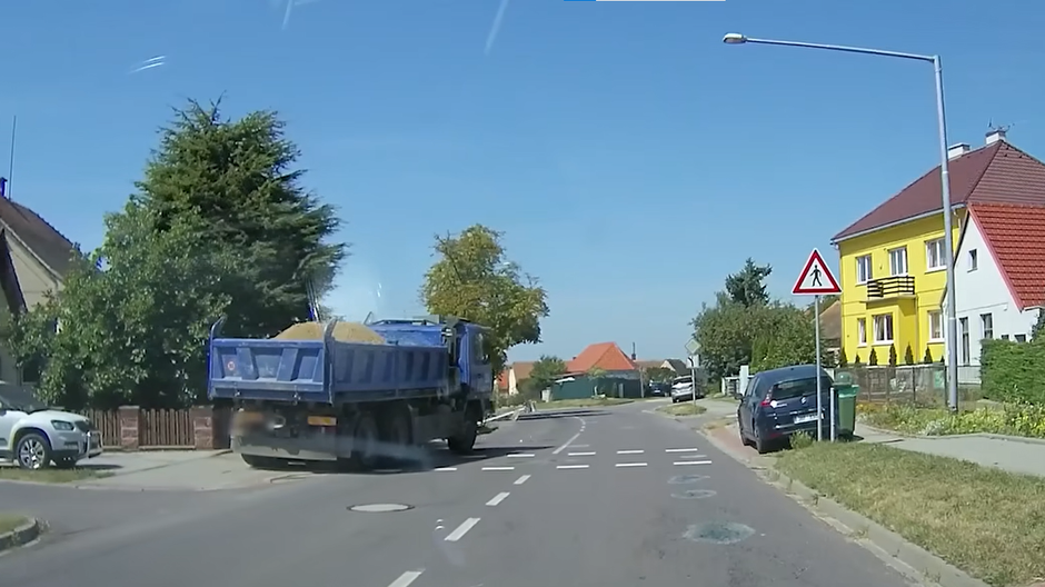 Vodič skolaboval za volantom