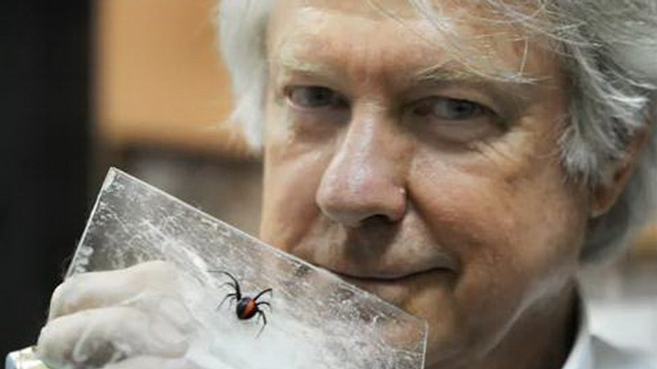 Nick Le Souef s pavúkom, muž čo s nimi prežil 3 týždne