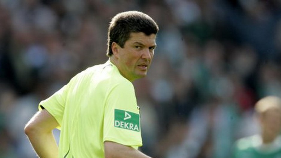 Napadnutý nemecký rozhodca Herbert Fandel