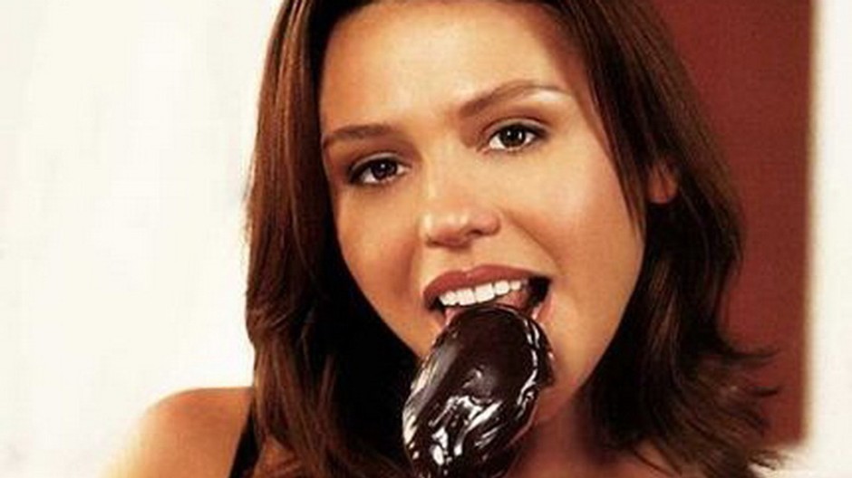 sexy zena s cokoladkou