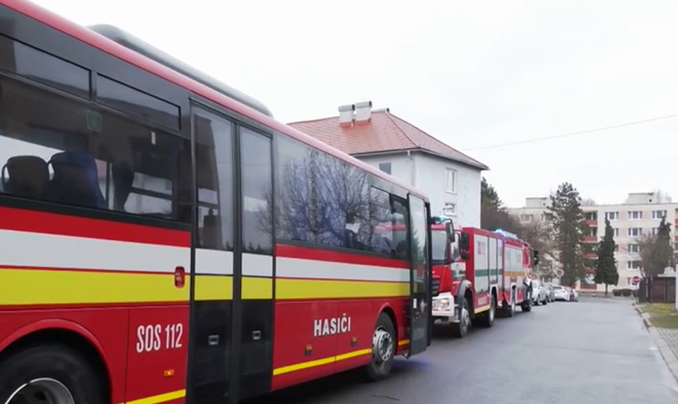 Nebezpečný únik plynov: Bytovku evakuovali, začiatkom roka v nej na otravu zomrel nájomník