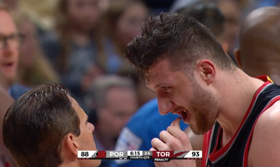 Postrážte mi zuby. Nurkič prišiel o časť chrupu, no dohral